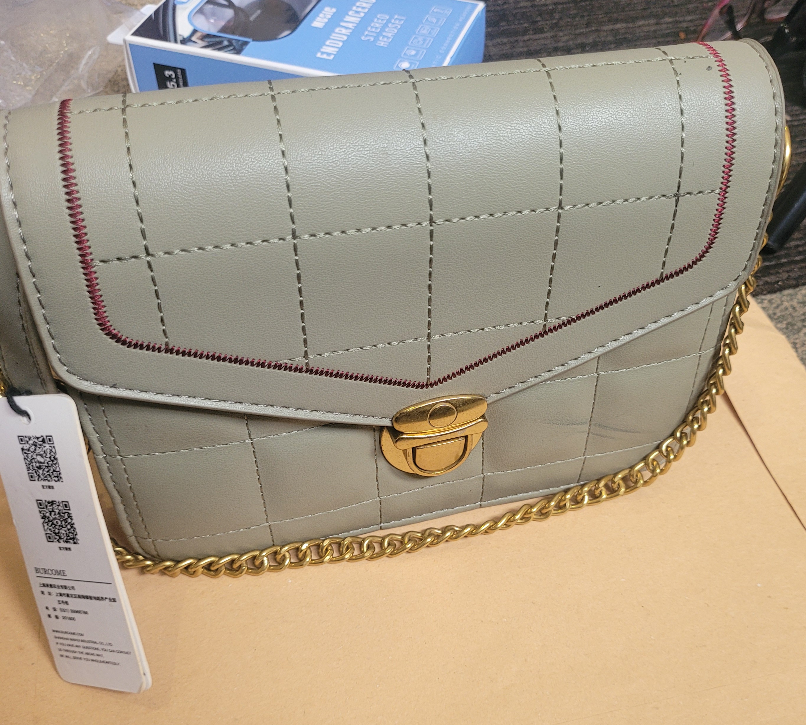 Ladies hand bag 